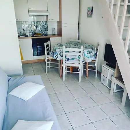 Jolie Maison A Proximite De La *